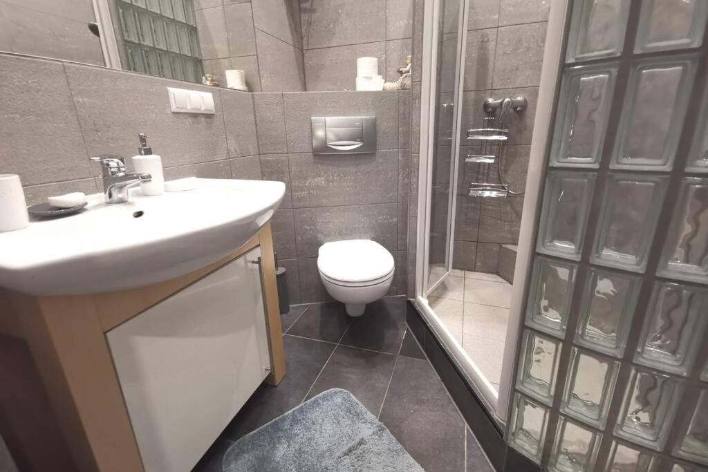 קרקוב Bright&Comfy Apt -Few Min To Main Square מראה חיצוני תמונה
